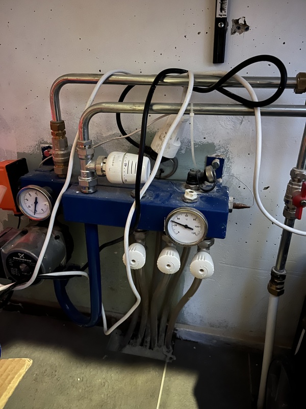 Afbeeldingslocatie: https://tweakers.net/i/PJQi8jogsrw92gHKrav25CVENGE=/x800/filters:strip_icc():strip_exif()/f/image/P7dQK415QdAg0oGZscUClovO.jpg?f=fotoalbum_large