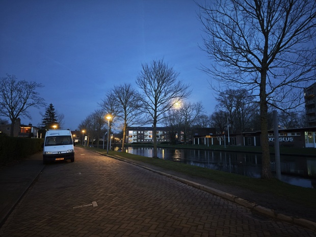 Afbeeldingslocatie: https://tweakers.net/i/PKLfbg1tZChZ-Q2ez1p-_wKMhsA=/620x/filters:strip_icc():strip_exif()/m/674583/1TIeS7v8zzi5Q23EB5U640WE5uedDHqh05AB3Lbdc2nU93pA2f.jpeg?f=620xauto