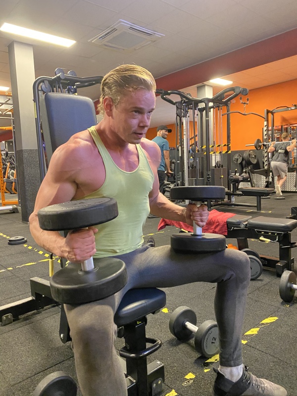 Afbeeldingslocatie: https://tweakers.net/i/PLWeZ0RpJLjxVPP3deuapm-i5L0=/x800/filters:strip_icc():strip_exif()/f/image/xlLrw49cV3slzOpMHl3g1V6f.jpg?f=fotoalbum_large