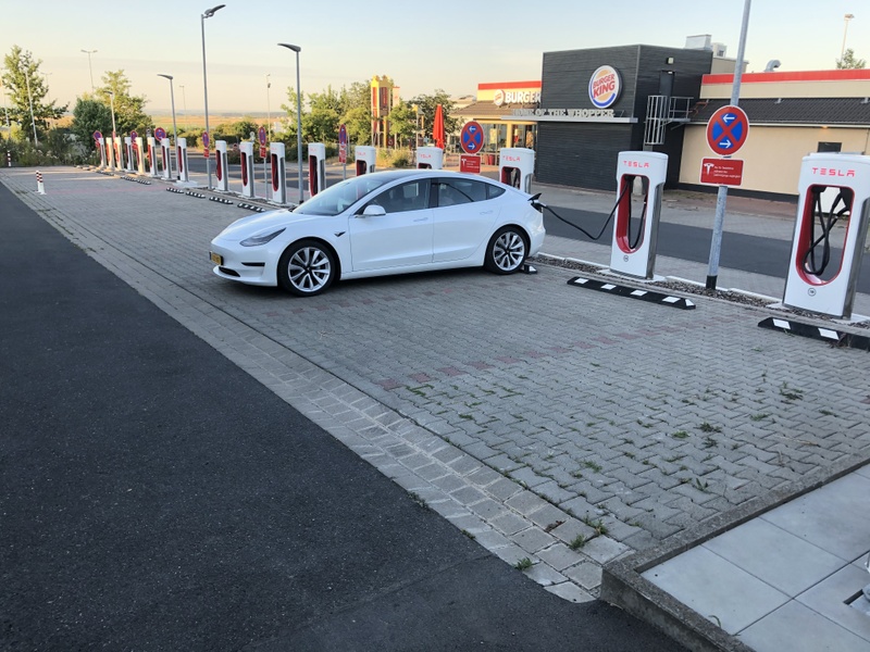 Afbeeldingslocatie: https://tweakers.net/i/PMNalnLPjQFa8pdzTS0BKCKwnYs=/800x/filters:strip_icc():strip_exif()/f/image/5YJ6jZRbjma0nsNp2Mt4x67w.jpg?f=fotoalbum_large