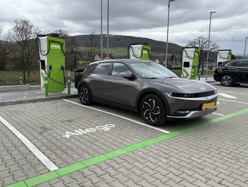 Afbeeldingslocatie: https://tweakers.net/i/PMger3Y6D1njd_ehIgNvzof4lAI=/800x/filters:strip_icc():strip_exif()/f/image/mJ5og5kxstAOkTwRsvvDkIWt.jpg?f=fotoalbum_large