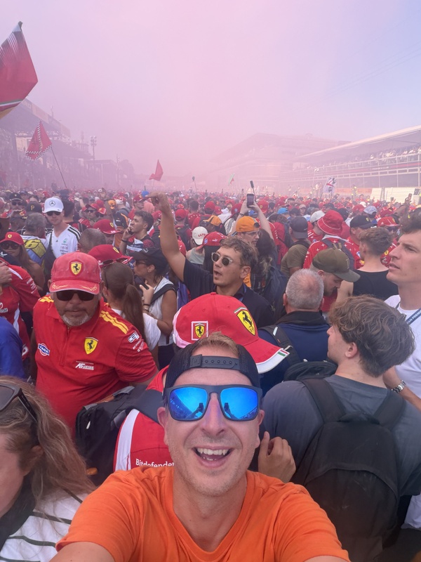 Afbeeldingslocatie: https://tweakers.net/i/POaVa1NrrVbyh-hL4KknoGD8plg=/x800/filters:strip_icc():strip_exif()/f/image/Kte2hALtV0V7tVFPQEh66v06.jpg?f=fotoalbum_large