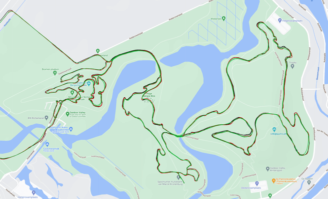 GPS traces van de Pixel Watch 2 (groen), Garmin Epix 2 (rood) en Garmin Edge1030 fietscomputer (zwart) tijdens MTB-rit