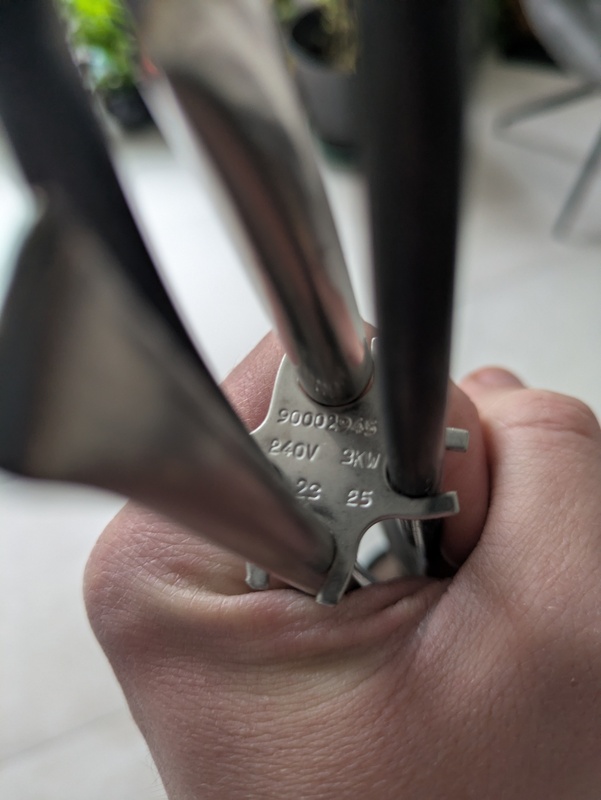 Afbeeldingslocatie: https://tweakers.net/i/PdtotndqwLT0spYLQswkW_0EXi0=/x800/filters:strip_icc():strip_exif()/f/image/bMAD2t17AlXDu96XVrZ8fxBK.jpg?f=fotoalbum_large