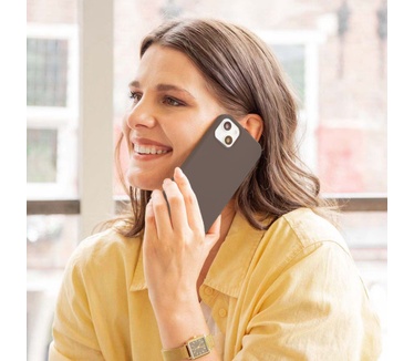 Accezz Liquid Silicone Backcover met MagSafe