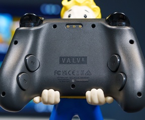 Voor- en achterkant Steam Controller