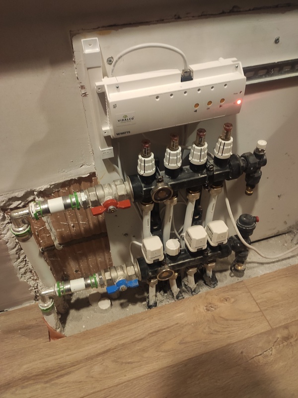 Afbeeldingslocatie: https://tweakers.net/i/PijoyvCL-4hGhdhRKBymvkZjLBw=/x800/filters:strip_icc():strip_exif()/f/image/86fqtdFljbfPIJI1RSLCRcjW.jpg?f=fotoalbum_large