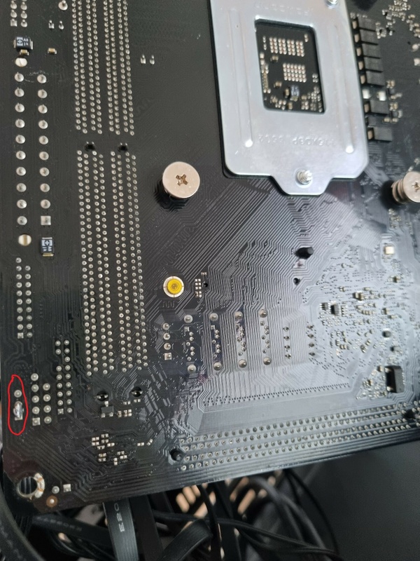 Afbeeldingslocatie: https://tweakers.net/i/PjNX_IwFWV3KaQ0eLU9Wivq3FGM=/x800/filters:strip_icc():strip_exif()/f/image/4jlNUUAGNxUe6IbCBGSkdQGX.jpg?f=fotoalbum_large