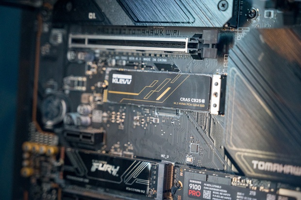 Afbeeldingslocatie: https://tweakers.net/i/PmcGC-hzLFloDsva_oyHzSRoKoc=/620x/filters:strip_icc():strip_exif()/m/674583/1W0l41npVbhXlcNlCrjfqhRebbirQbwLeASswOgKIzms2ohMRE.jpeg?f=620xauto