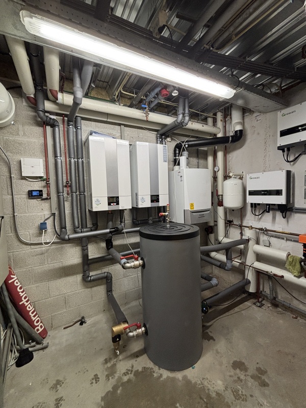 Afbeeldingslocatie: https://tweakers.net/i/PwaCpZ0Z6ARG90A1Kqx034PQn_0=/x800/filters:strip_icc():strip_exif()/f/image/iExrZzSwEbrviswJTqzRMNGY.jpg?f=fotoalbum_large