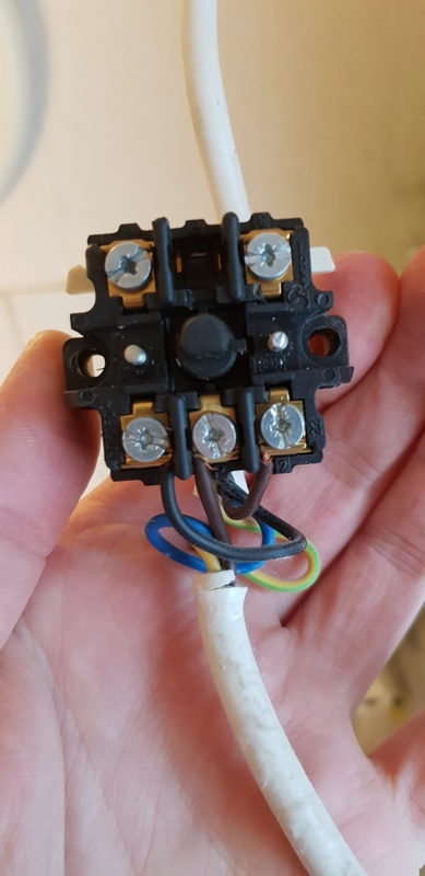 Afbeeldingslocatie: https://tweakers.net/i/Pxpwkqo8aA1aDS13KxOc7B5bGqM=/x800/filters:strip_icc():strip_exif()/f/image/QGluAPz2wZr1gMXFdtHW2K2o.jpg?f=fotoalbum_large