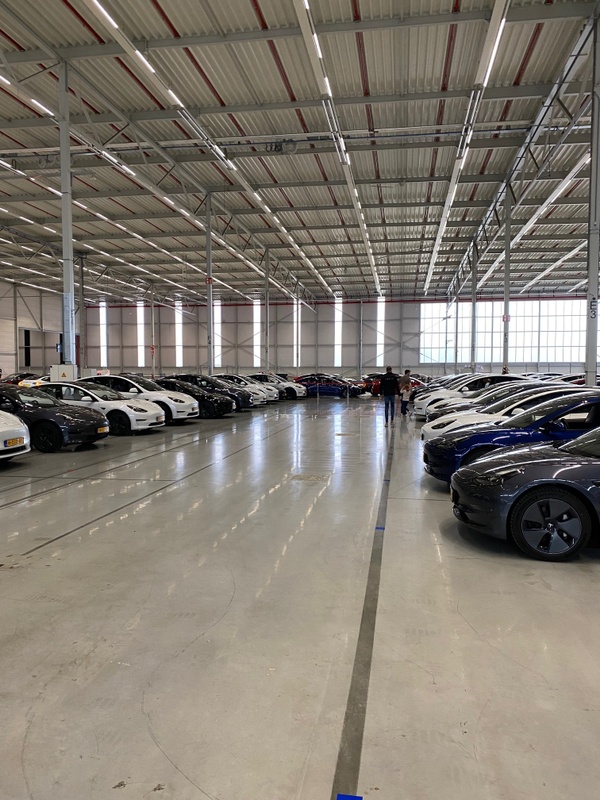 Afbeeldingslocatie: https://tweakers.net/i/Q1eydCbVr-GVjF1OhSMUW4368vw=/x800/filters:strip_icc():strip_exif()/f/image/ucS39CkgzCcfoW6NPduLqmZY.jpg?f=fotoalbum_large