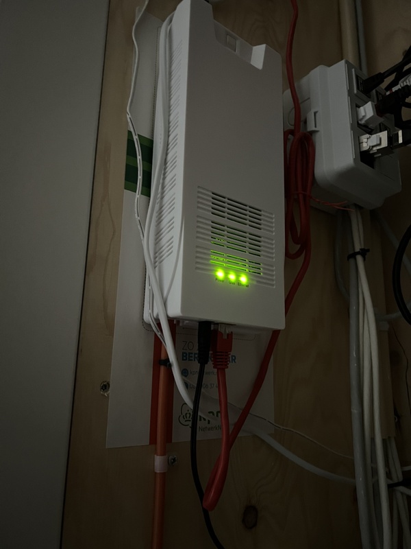 Afbeeldingslocatie: https://tweakers.net/i/Q49-tIO6PyI9yW4sAhy9C2ix4dw=/x800/filters:strip_icc():strip_exif()/f/image/FtcuU40G8CUpASDTPyeCeYq8.jpg?f=fotoalbum_large
