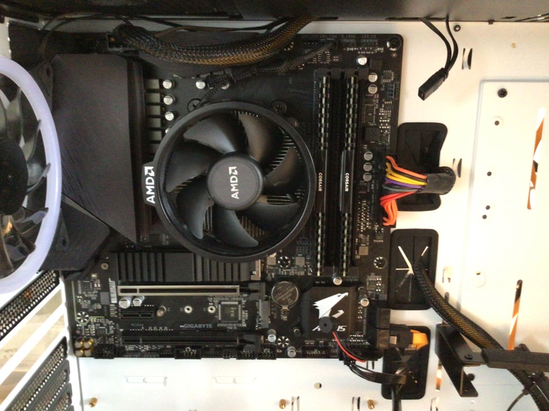 Afbeeldingslocatie: https://tweakers.net/i/Q9EyYRIQfCxdf3YZXrFWL3i9AIY=/800x/filters:strip_icc():strip_exif()/f/image/D3s4LtzSotT34PvaduwC70C9.jpg?f=fotoalbum_large