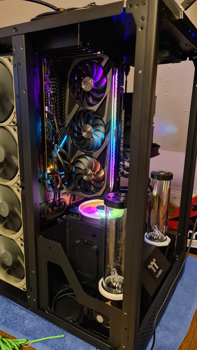 Afbeeldingslocatie: https://tweakers.net/i/QA0jaASQwadfdsOMFh6lPxxvb50=/800x/filters:strip_icc():strip_exif()/f/image/Ritxr56aC4k7bmxEmUI5M8uM.jpg?f=fotoalbum_large