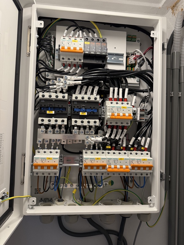 Afbeeldingslocatie: https://tweakers.net/i/QEnSMPBw2o9BgoHdmaln3iRZMls=/x800/filters:strip_icc():strip_exif()/f/image/OiI68Ke2S2TGoPDeDyFOt4WV.jpg?f=fotoalbum_large