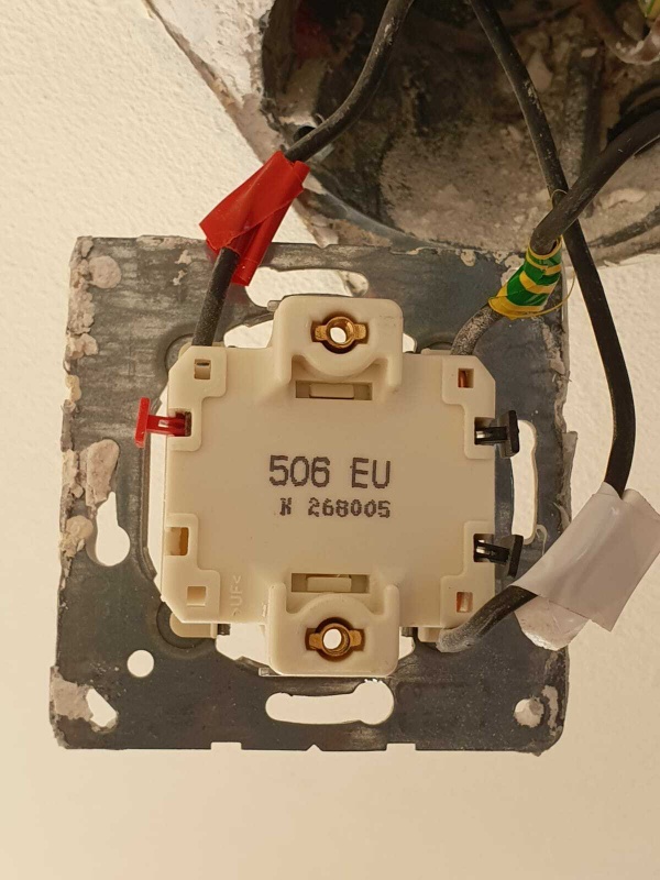 Afbeeldingslocatie: https://tweakers.net/i/QKMdk9pWOw8Rmj6wyt7Oi9kx--Q=/x800/filters:strip_icc():strip_exif()/f/image/CrWm6PXQDw6hG170pWuNxyrO.jpg?f=fotoalbum_large