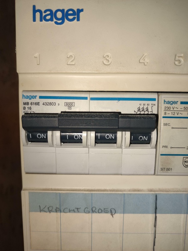 Afbeeldingslocatie: https://tweakers.net/i/QLYV5vApOKwCB0BLVvBk4cEP3c8=/x800/filters:strip_icc():strip_exif()/f/image/z273lRRmHwy8GC2MG8O6k3sb.jpg?f=fotoalbum_large