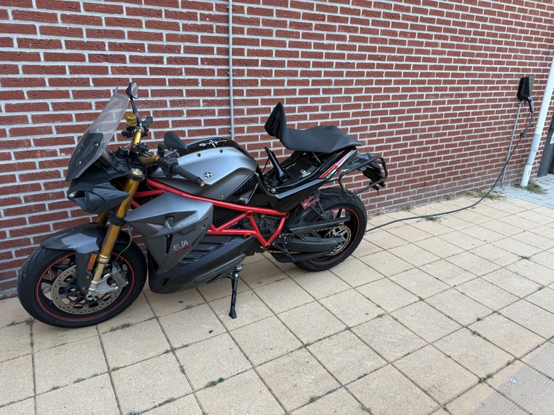 Afbeeldingslocatie: https://tweakers.net/i/QLc-FrUKNEIY4nXv_QUffMNhIAM=/800x/filters:strip_icc():strip_exif()/f/image/66tav3jFKowAFR8VwbuMF8oH.jpg?f=fotoalbum_large