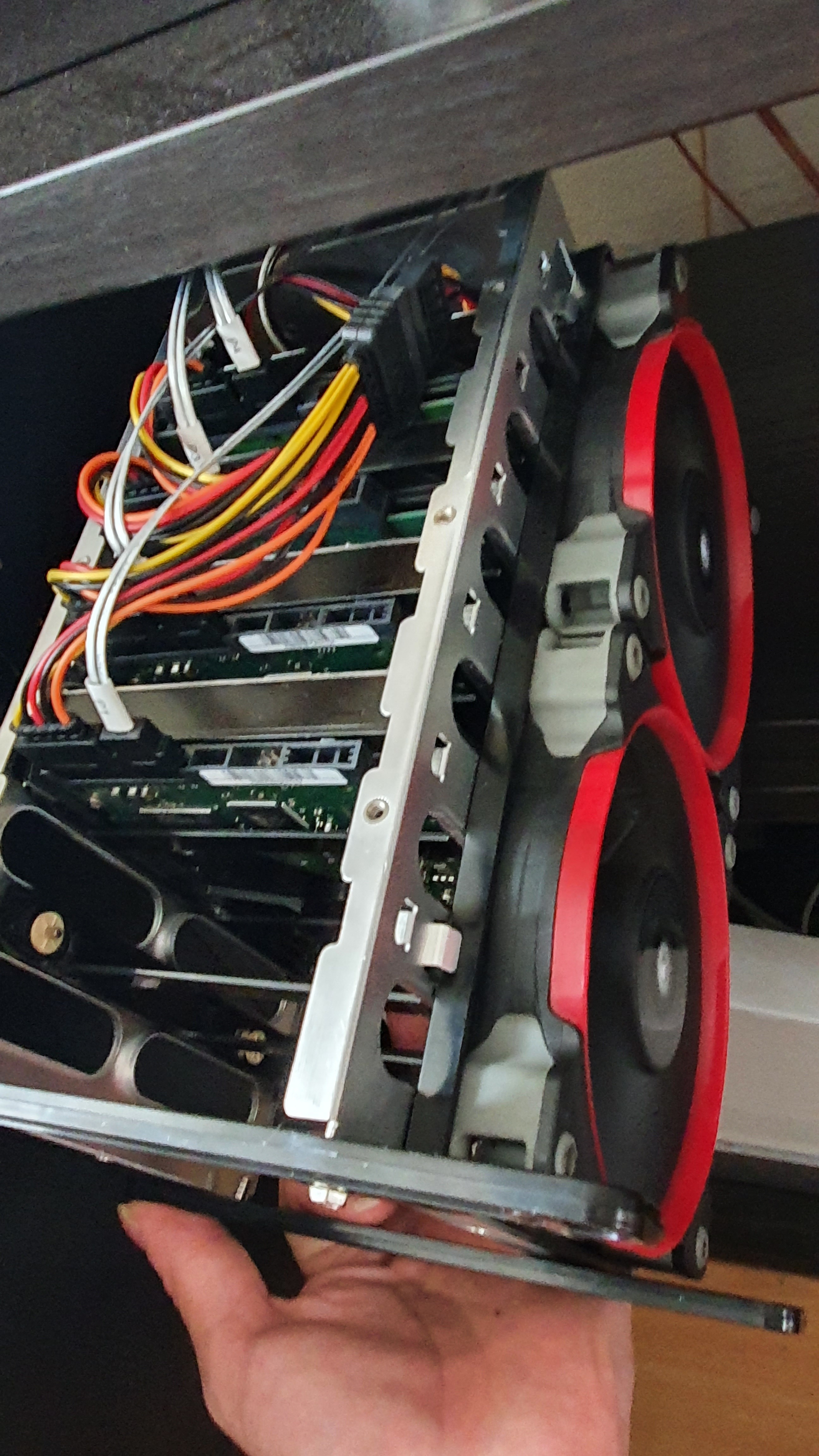 Afbeeldingslocatie: https://tweakers.net/i/QNm3hXZyGcpIDnNKk-GynfIPuUY=/full-fit-in/4920x3264/filters:max_bytes(3145728):no_upscale():strip_icc():fill(white):strip_exif()/f/image/tymZ68ntRfYr19royASS5vEJ.jpg?f=user_large