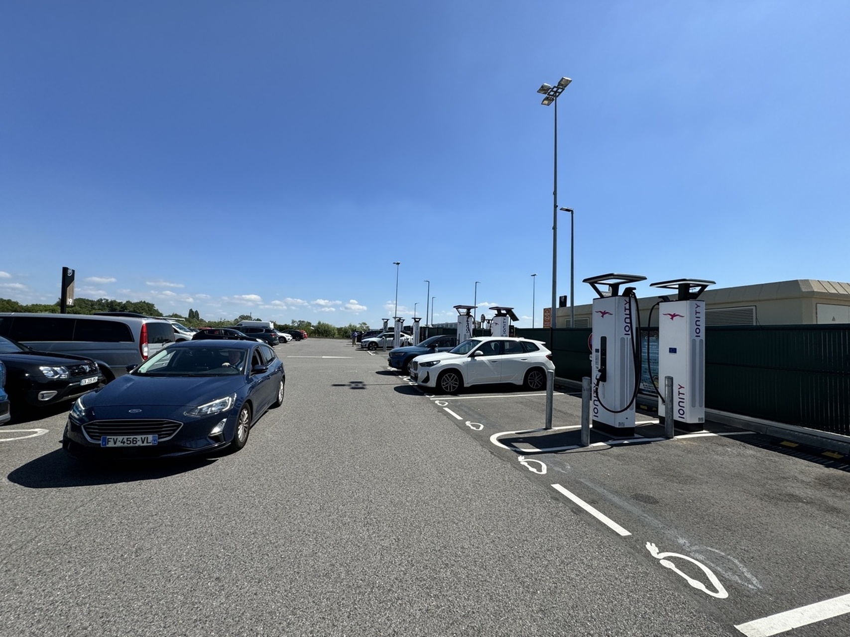 Afbeeldingslocatie: https://tweakers.net/i/QPi9kh9DDJK31vc3THu3xrXNVOU=/full-fit-in/4920x3264/filters:max_bytes(3145728):no_upscale():strip_icc():fill(white):strip_exif()/f/image/xsPTJSdiBBeidu6l5hCskSCK.jpg?f=user_large