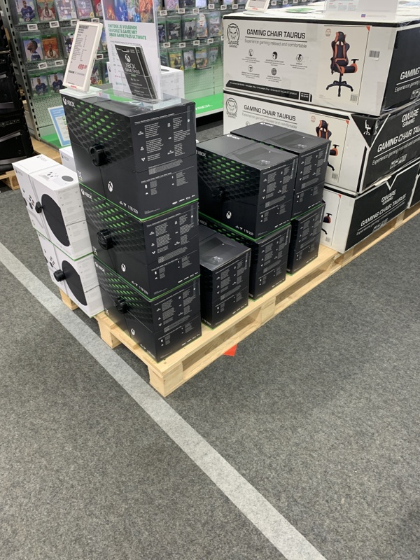 Afbeeldingslocatie: https://tweakers.net/i/QTPl8VlZh8tUo135Q2_Mjk3JMGI=/x800/filters:strip_icc():strip_exif()/f/image/45OcNOqBJxV0aw3KITYaeN7T.jpg?f=fotoalbum_large