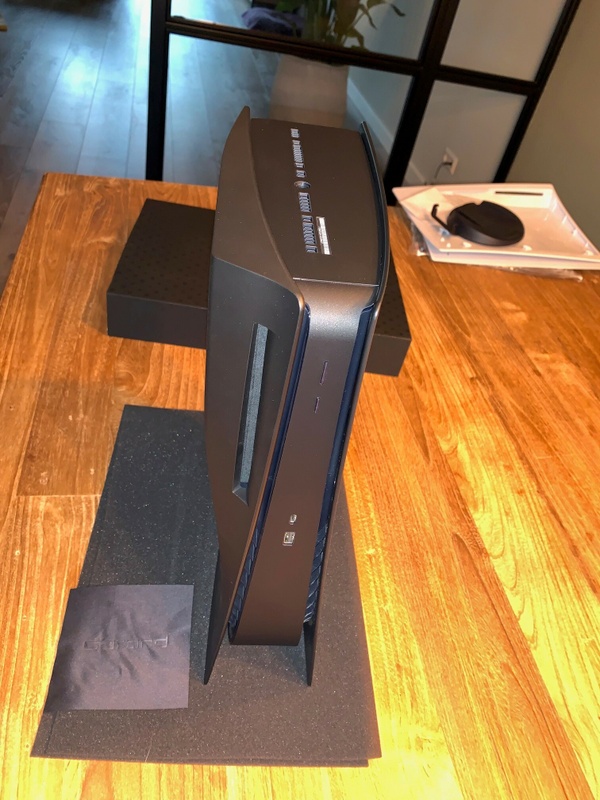 Afbeeldingslocatie: https://tweakers.net/i/QTtUMssYsKd4AhKiknV2wlV8ASo=/x800/filters:strip_icc():strip_exif()/f/image/H17765anm7BbGK2PxuaZp9Ar.jpg?f=fotoalbum_large