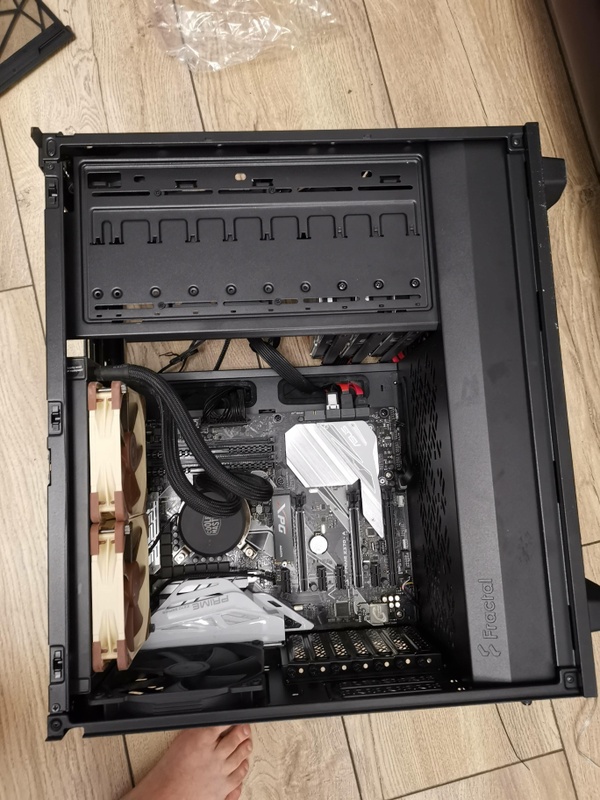 Afbeeldingslocatie: https://tweakers.net/i/QXTT7r6TuRq0nvnAe7bkQQvyR8Q=/x800/filters:strip_icc():strip_exif()/f/image/loQOwcEQgAmt1mX36GWFam5e.jpg?f=fotoalbum_large