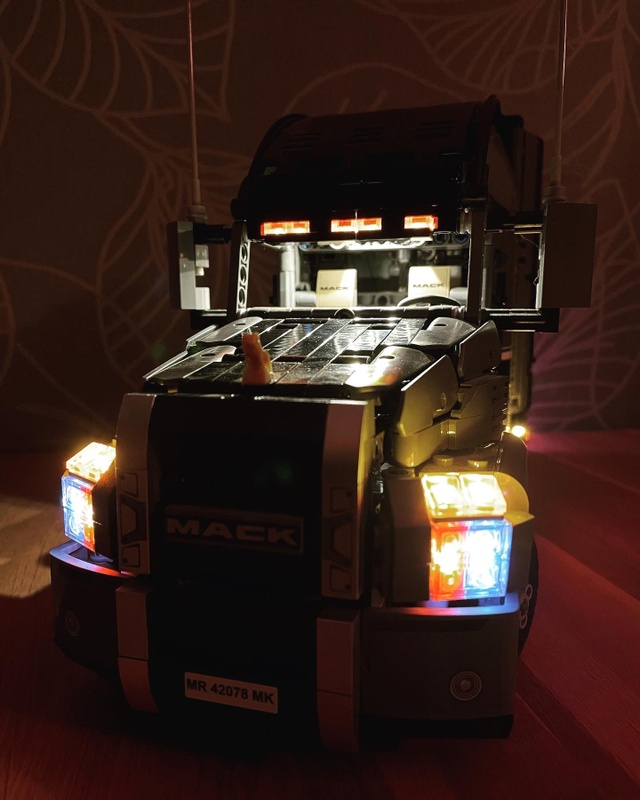 Afbeeldingslocatie: https://tweakers.net/i/QhpxigcDIq4elWWL2BTk2g6mRfg=/x800/filters:strip_icc():strip_exif()/f/image/wBOjVD8BM2SIipeIhlVW0Sey.jpg?f=fotoalbum_large