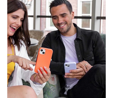 Accezz Liquid Silicone Backcover iPhone 15 Plus - Nectarine