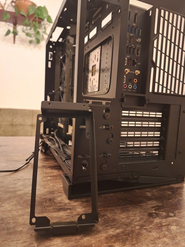 Afbeeldingslocatie: https://tweakers.net/i/QrfvT8-XeDRc_RHdGb2jLjWzJ2U=/620x/filters:strip_icc():strip_exif()/m/2271134/1VsbEnPP0sFgSm0XGS5QO46w5q8swwFAmPg6h37bqlFJlOpPyo.jpeg?f=620xauto