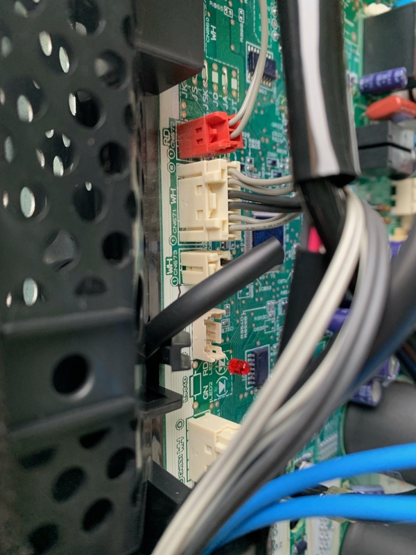 Afbeeldingslocatie: https://tweakers.net/i/Qxbv2VooFB2c3pZ-0QqXRXCWRHs=/x800/filters:strip_icc():strip_exif()/f/image/MtjF2oLCKEf2AF5Z1YQ3vK9s.jpg?f=fotoalbum_large