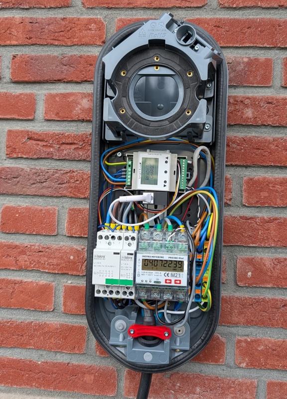 Afbeeldingslocatie: https://tweakers.net/i/Qy4MP7XCaq2FHXgxIBal3te2-VQ=/x800/filters:strip_icc():strip_exif()/f/image/E7ZjohFc13xQD15YK0RkYw95.jpg?f=fotoalbum_large