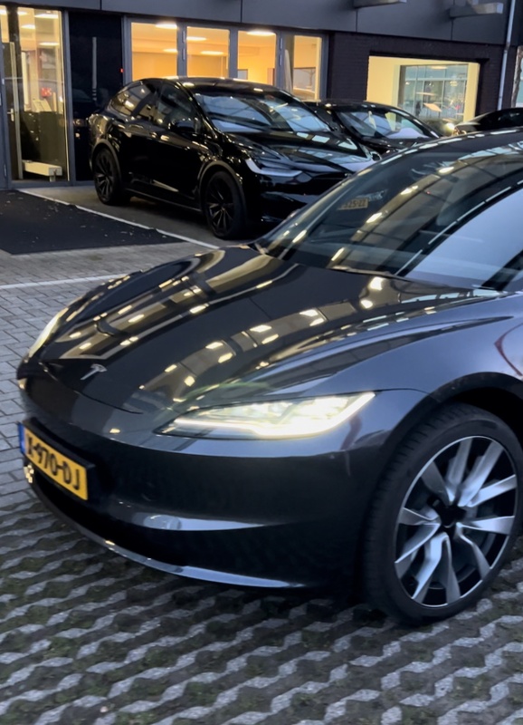 Afbeeldingslocatie: https://tweakers.net/i/R-EF1B07Pq7fqnJXWCTcTv23qi0=/x800/filters:strip_icc():strip_exif()/f/image/S2XTzI0hrB8NIgEeU7XW5Zru.jpg?f=fotoalbum_large