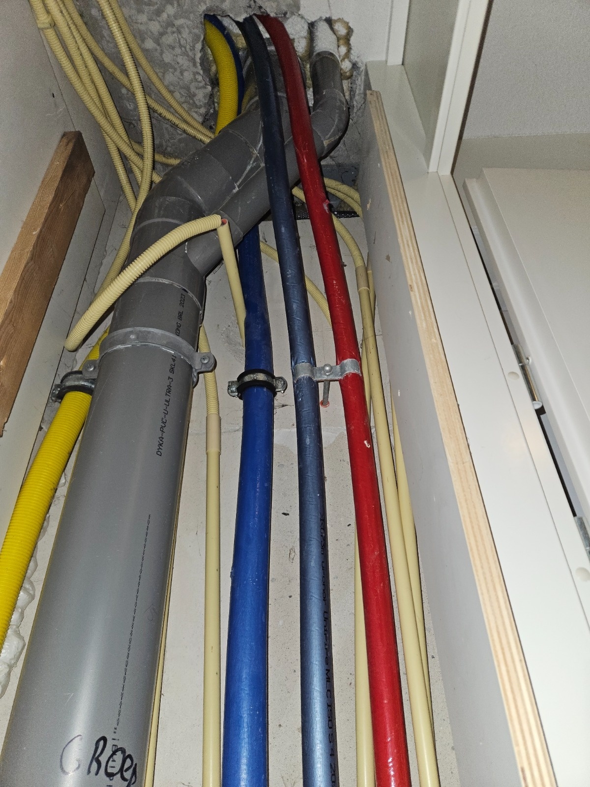 Afbeeldingslocatie: https://tweakers.net/i/R14cjzWYh-s-fhGmodz6EzsWthk=/fit-in/4920x3264/filters:max_bytes(3145728):no_upscale():strip_icc():strip_exif()/f/image/HvShWQRo9KsKhUQCZmGkj2Ws.jpg?f=user_large