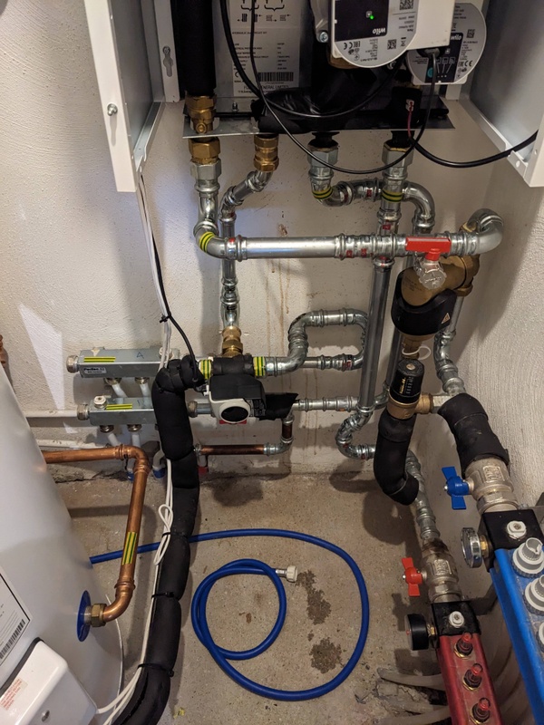 Afbeeldingslocatie: https://tweakers.net/i/R2MEptI_izmhGUhax9PkYzvPogQ=/x800/filters:strip_icc():strip_exif()/f/image/8XqaLKuUw3TDtFN0PAv5rFD9.jpg?f=fotoalbum_large