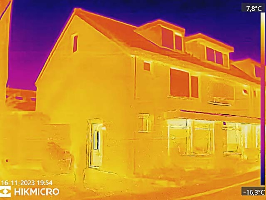 Afbeeldingslocatie: https://tweakers.net/i/RAJkDr9O2qCp41BIHhnnuBskixg=/full-fit-in/4920x3264/filters:max_bytes(3145728):no_upscale():strip_icc():fill(white):strip_exif()/f/image/UI6xXgeLR9szHgjABHnx4Zxd.jpg?f=user_large