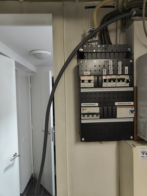 Afbeeldingslocatie: https://tweakers.net/i/RCNtgRykQUOttEzY13edR7aeRIo=/x800/filters:strip_icc():strip_exif()/f/image/wXa0TJU0HA4m2O3SYRep1WWB.jpg?f=fotoalbum_large