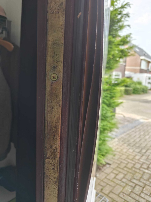 Afbeeldingslocatie: https://tweakers.net/i/RDV-E5_R0v5X3HocxrX2FKPrWrw=/x800/filters:strip_icc():strip_exif()/f/image/3cfQjc9kkiw7fT4Z6spGa8ua.jpg?f=fotoalbum_large