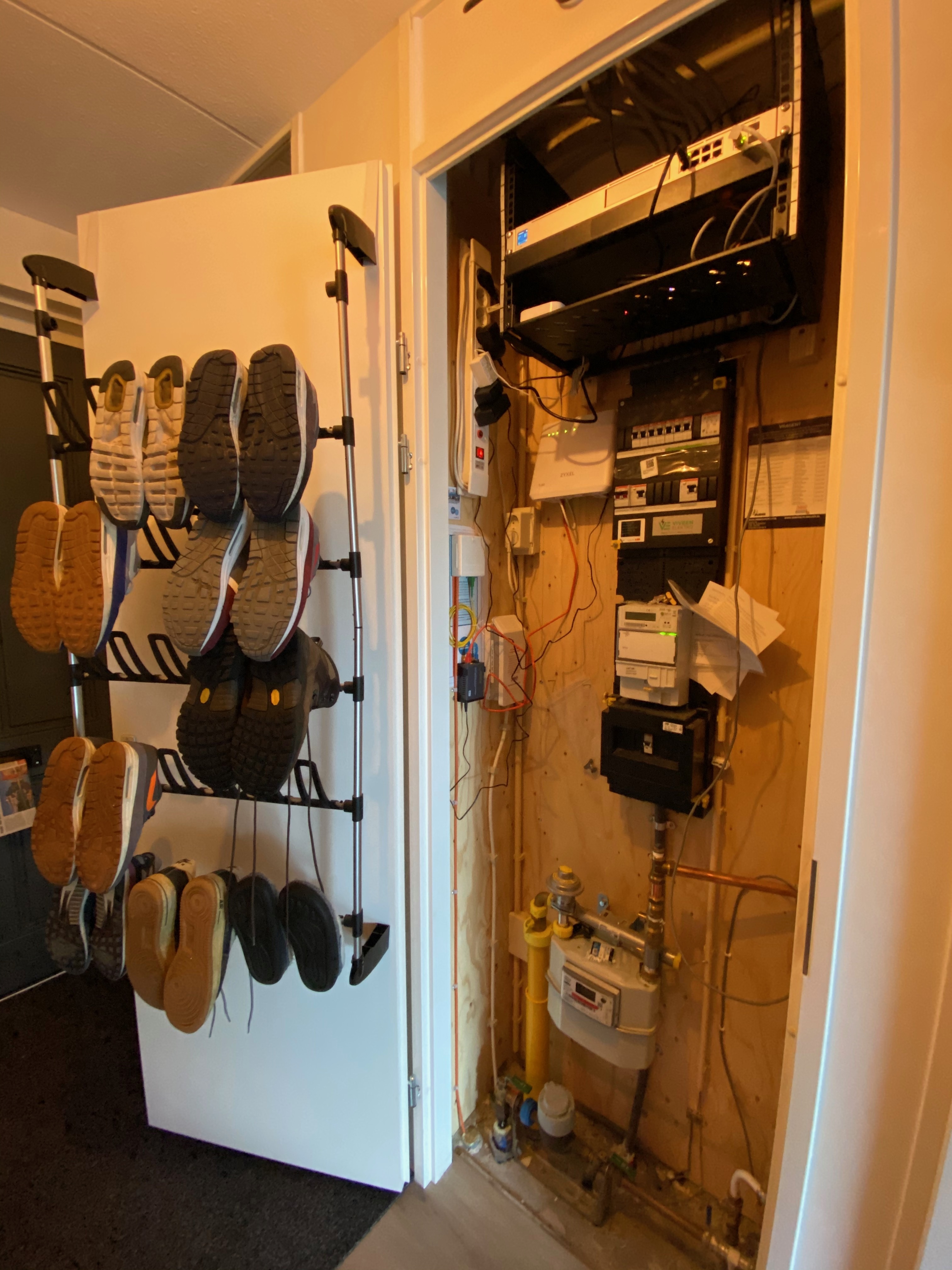 Afbeeldingslocatie: https://tweakers.net/i/RDoYI_hPy_sKKEUJsq-CyLhlZJU=/full-fit-in/4920x3264/filters:max_bytes(3145728):no_upscale():strip_icc():fill(white):strip_exif()/f/image/QZY9pP8CGRkMN6btVRFCjf7E.jpg?f=user_large