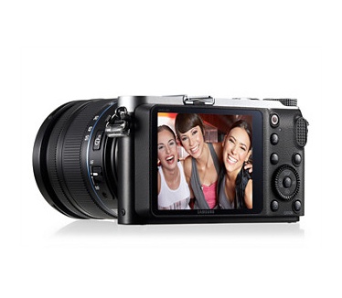 Samsung NX210 + 18-55mm II OIS f3.5-5.6 Zwart