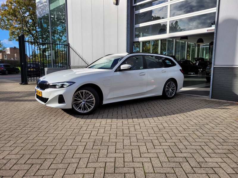 Afbeeldingslocatie: https://tweakers.net/i/RDxKlHflRC_dfN4ijZaSVf_YFY0=/800x/filters:strip_icc():strip_exif()/f/image/Cm2GB37cjhvMEvNCmpQcM9zX.jpg?f=fotoalbum_large