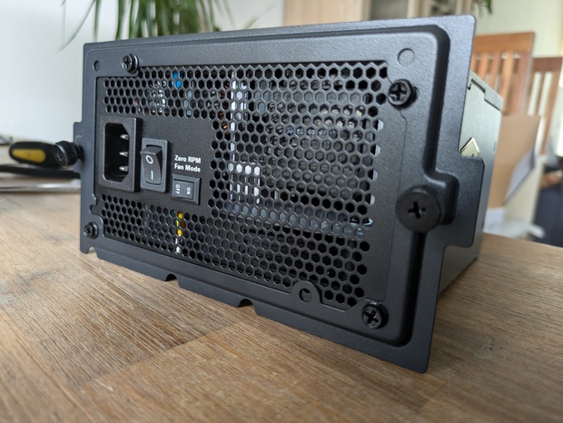 Afbeeldingslocatie: https://tweakers.net/i/RFCkjTV93hG9JXzYAq1ibjJAGJY=/620x/filters:strip_icc():strip_exif()/m/531258/1SxRDQDQKYnCmWOulXEqop2otf8GBlLRyzaNKfEj1kbwTCcwqz.jpeg?f=620xauto