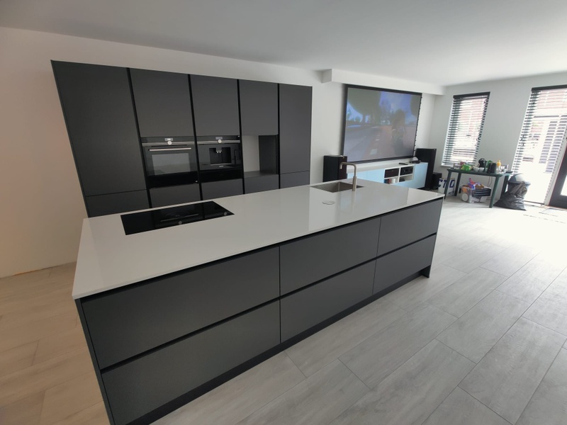 Afbeeldingslocatie: https://tweakers.net/i/RGU69aXvKYN0Iit2hOkweBEvrZg=/800x/filters:strip_icc():strip_exif()/f/image/L9GdO6KKXVLw3ZK0PdVizBmz.jpg?f=fotoalbum_large