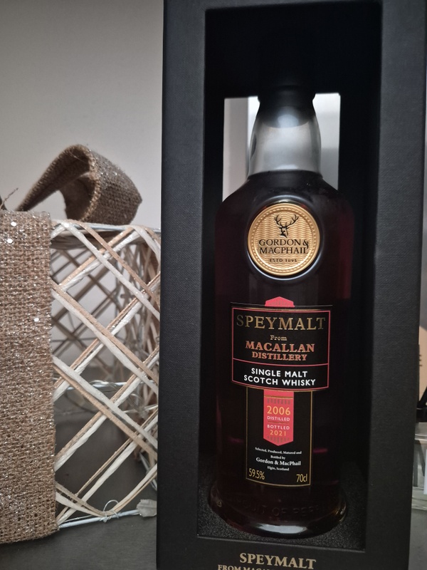 Afbeeldingslocatie: https://tweakers.net/i/ROLxAeZt60zldeuT-2bBZHCMtHA=/x800/filters:strip_icc():strip_exif()/f/image/AXoJ2gGgkuZU5hoBHhUV3NgA.jpg?f=fotoalbum_large