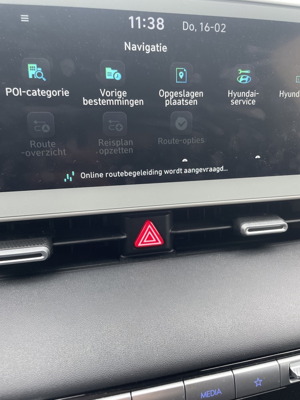 Afbeeldingslocatie: https://tweakers.net/i/RQYQT3HVsmDk0jMu8uAl3nw-J3I=/x800/filters:strip_icc():strip_exif()/f/image/7SZLOvpeSr0Cl8SpQ4et4CA9.jpg?f=fotoalbum_large