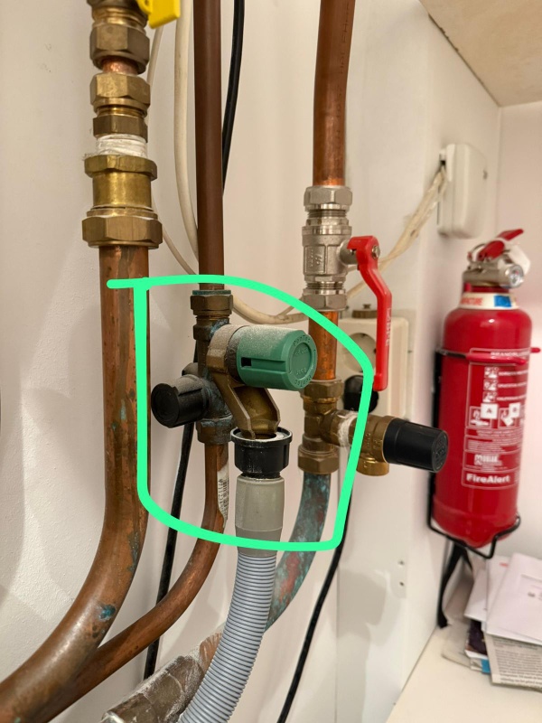 Afbeeldingslocatie: https://tweakers.net/i/RR81NS88i7IISVNh5rAvLPJF5o0=/x800/filters:strip_icc():strip_exif()/f/image/VoH545XMh2iRqSGf0cX1Gtg8.jpg?f=fotoalbum_large