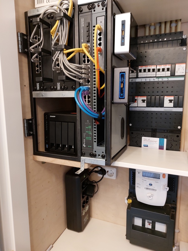 Afbeeldingslocatie: https://tweakers.net/i/RTkKndqUgpzkqW7I5dqhcqj7PR4=/x800/filters:strip_icc():strip_exif()/f/image/mfyMvGCnhc5wgXLY6cuRvOjk.jpg?f=fotoalbum_large