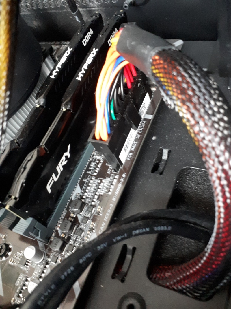 Afbeeldingslocatie: https://tweakers.net/i/RTwQg1UQmeoobIAJZ9HmtIS6pyA=/800x/filters:strip_icc():strip_exif()/f/image/Rw2KXdYEHCX5NscMjyUTfLvP.jpg?f=fotoalbum_large