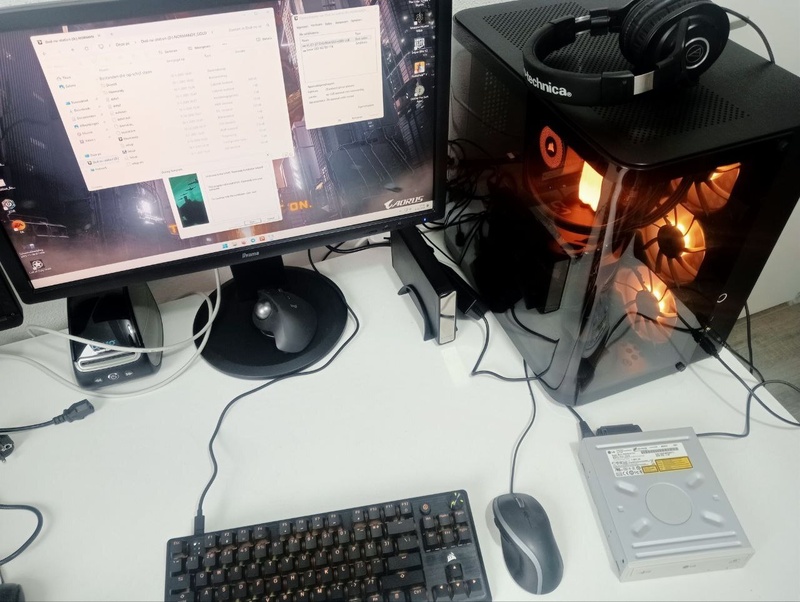 Afbeeldingslocatie: https://tweakers.net/i/RWFh6lj9_rESfAeDBGWI-Oiba-g=/800x/filters:strip_icc():strip_exif()/f/image/mTv2NSy7KrjxcQx6Jidk3Z0R.jpg?f=fotoalbum_large